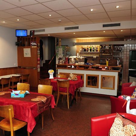 Hotel Restaurant Au Chasseur Orbe Extérieur photo