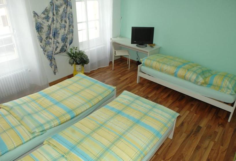 Hotel Restaurant Au Chasseur Orbe Chambre photo