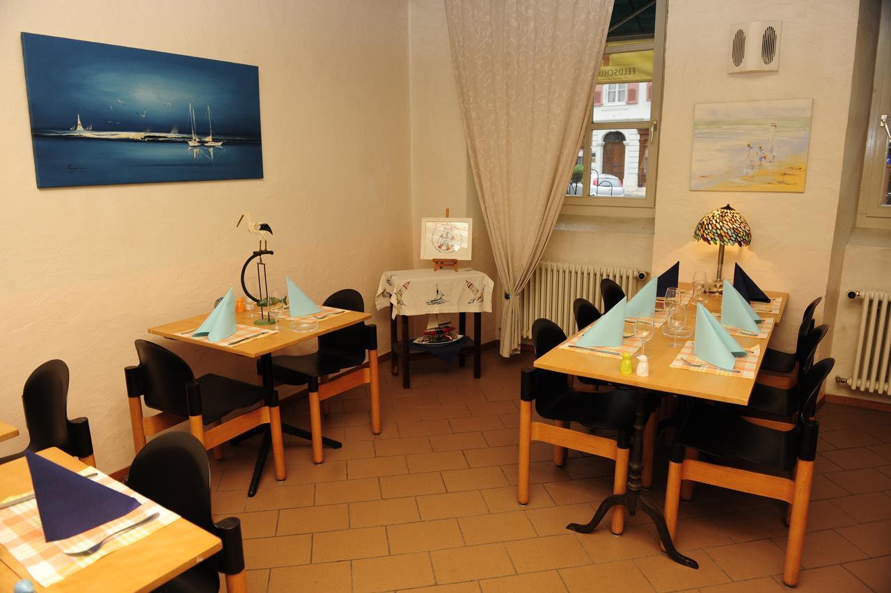 Hotel Restaurant Au Chasseur Orbe Extérieur photo