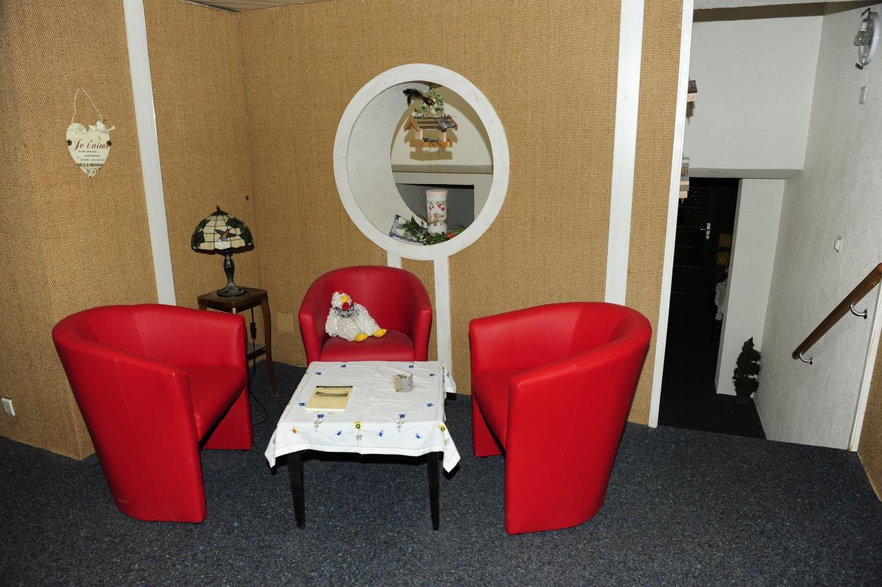 Hotel Restaurant Au Chasseur Orbe Extérieur photo